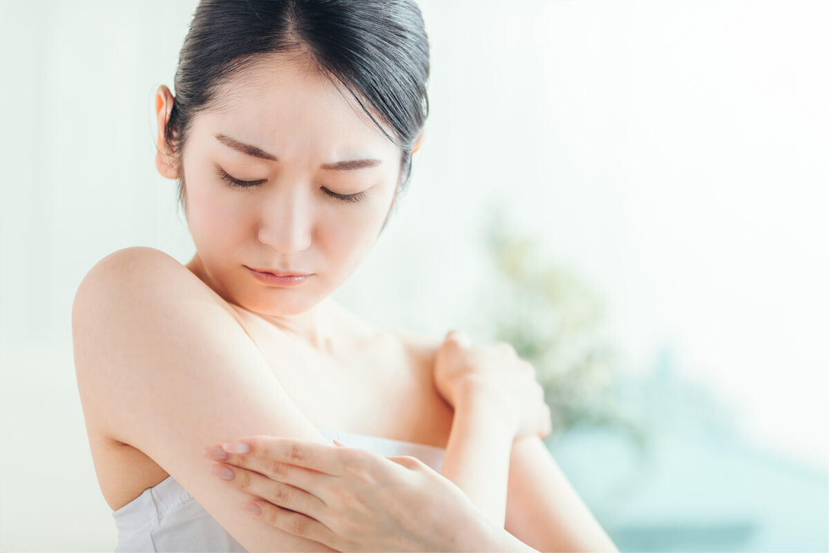 なぜ汗をかくとニオイが強くなるの？季節と体臭の関係